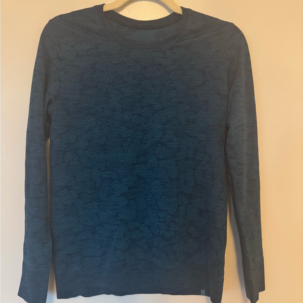 Lululemon Breeze By Long Sleeve
Pacific Teal / Night Diver - Picture 4 of 8